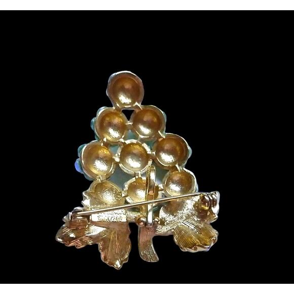 Vintage Suzanne Bjontegard Bunch Green Grapes Fruit Brooch Aurora Borealis - Picture 7 of 9